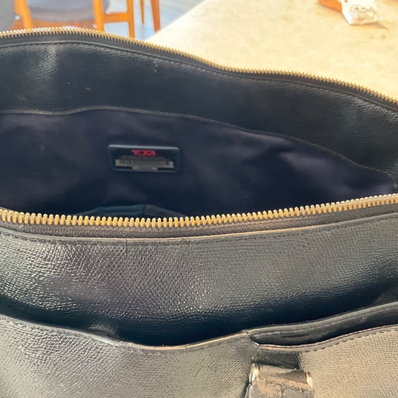 Tumi Black Leather Business Bag Satchel Model 79330D2 - Picture 9 of 12